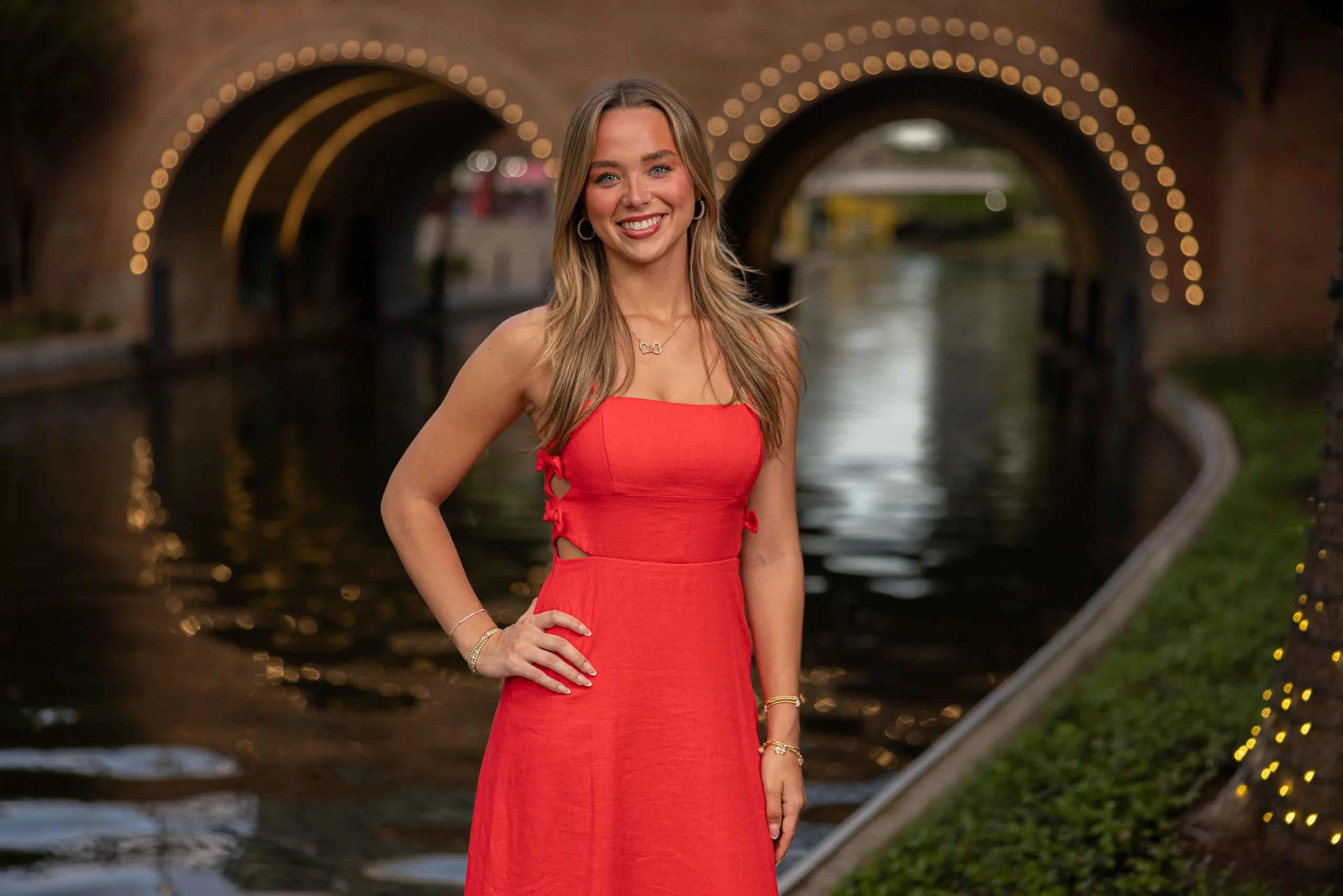 The Woodlands Waterway senior portrait